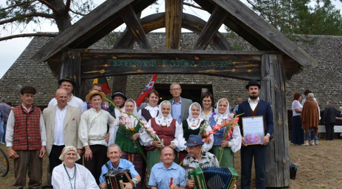 Paminėtas unikalaus Margionių klojimo teatro devyniasdešimtmetis