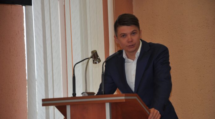 Ką veikia savivaldybės klerkai?