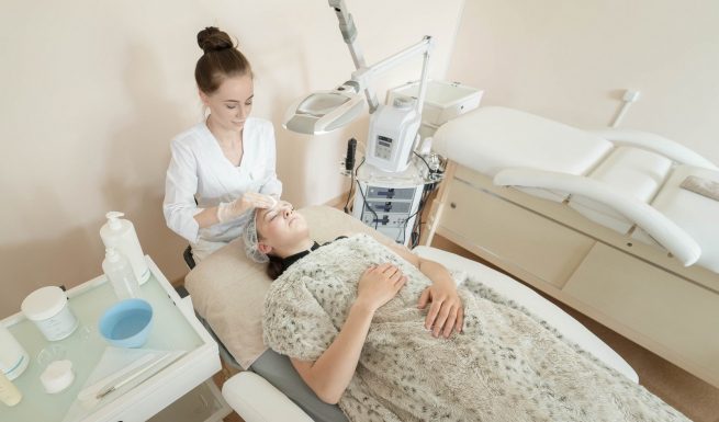 Rinkitės tik saugias grožio paslaugas