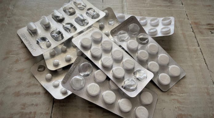 Paracetamolį bei šios veikliosios medžiagos turinčius sudėtinius vaistus vartokite atsakingai – galima labai lengvai apsinuodyti