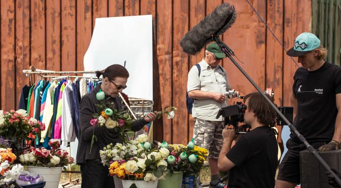 „Akiplėšoje“ tėvą įkūnijęs G. Savickas: „Mes gi visi teisingi, fantastiški, pas mus tokio pasaulio, kaip filme, nėra“