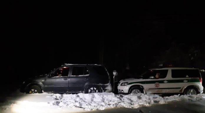 Persekiojimo metu apgadintas tarnybinis policijos automobilis