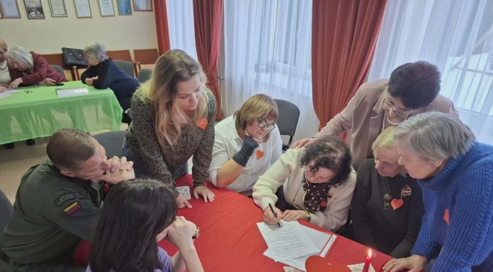 Jaukus Vasario 16-osios paminėjimas Dubičiuose