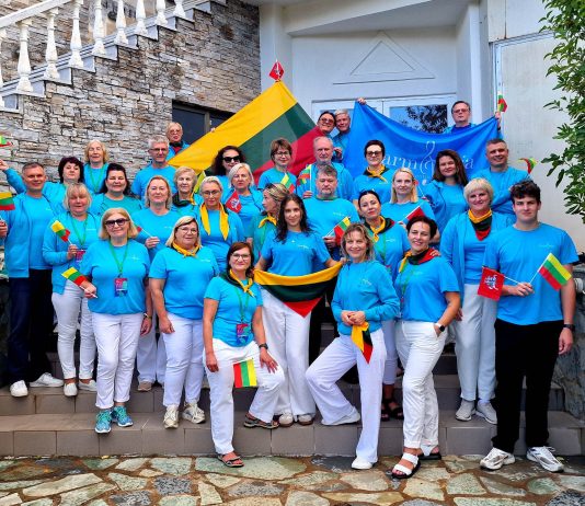 Varėnos „Harmonija“ Graikijoje pelnė sidabrą ir garsino Lietuvos vardą